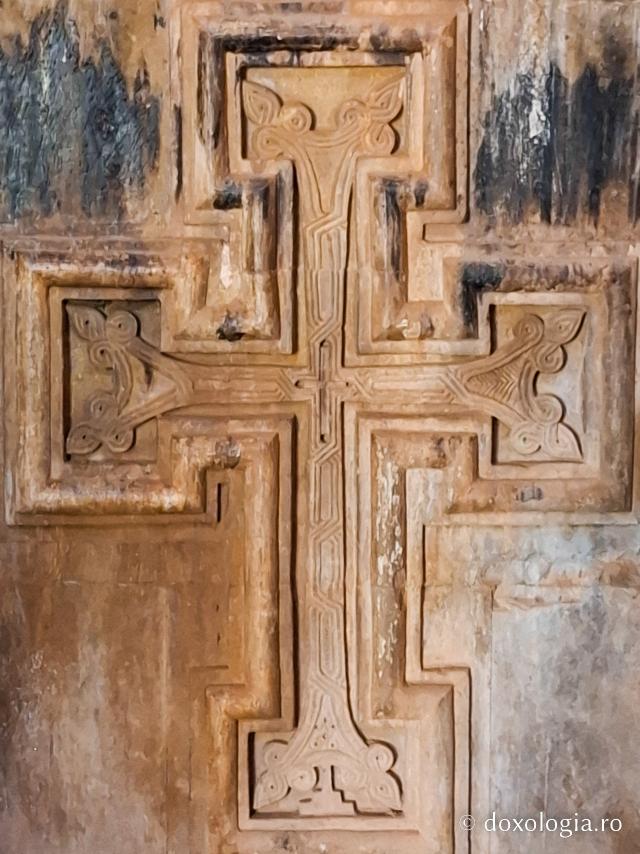 Armenia, țara crucilor sculptate în piatră