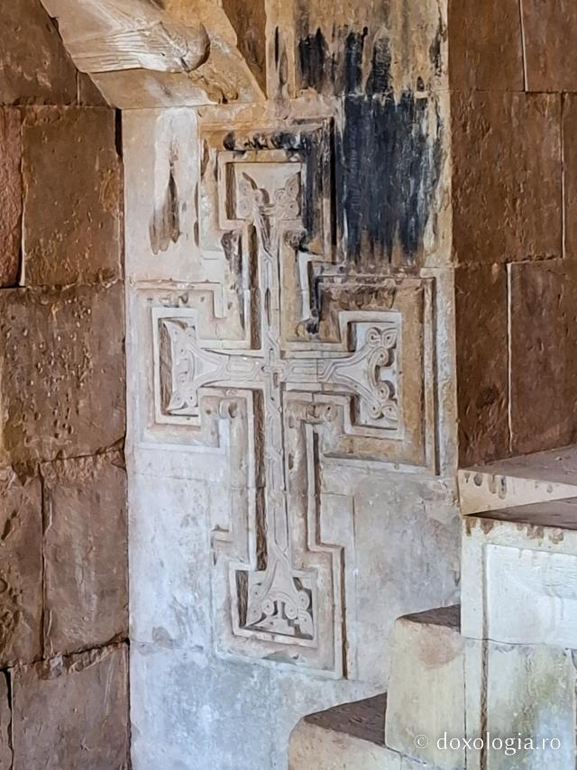 Armenia, țara crucilor sculptate în piatră