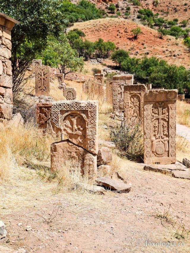 Armenia, țara crucilor sculptate în piatră