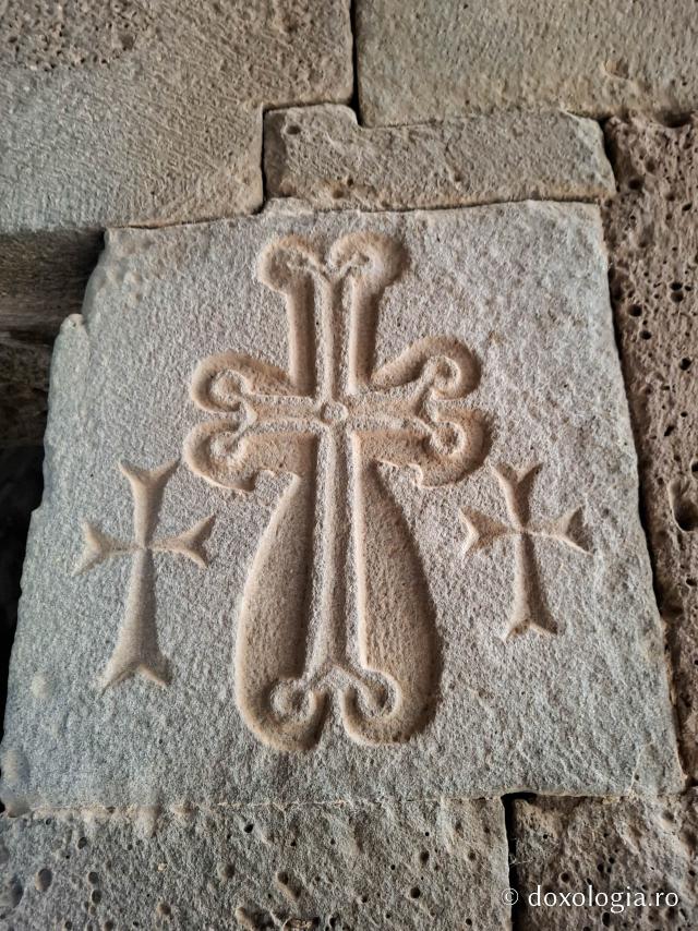 Armenia, țara crucilor sculptate în piatră
