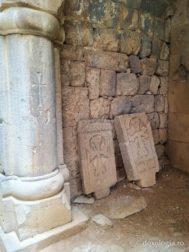 Armenia, țara crucilor sculptate în piatră
