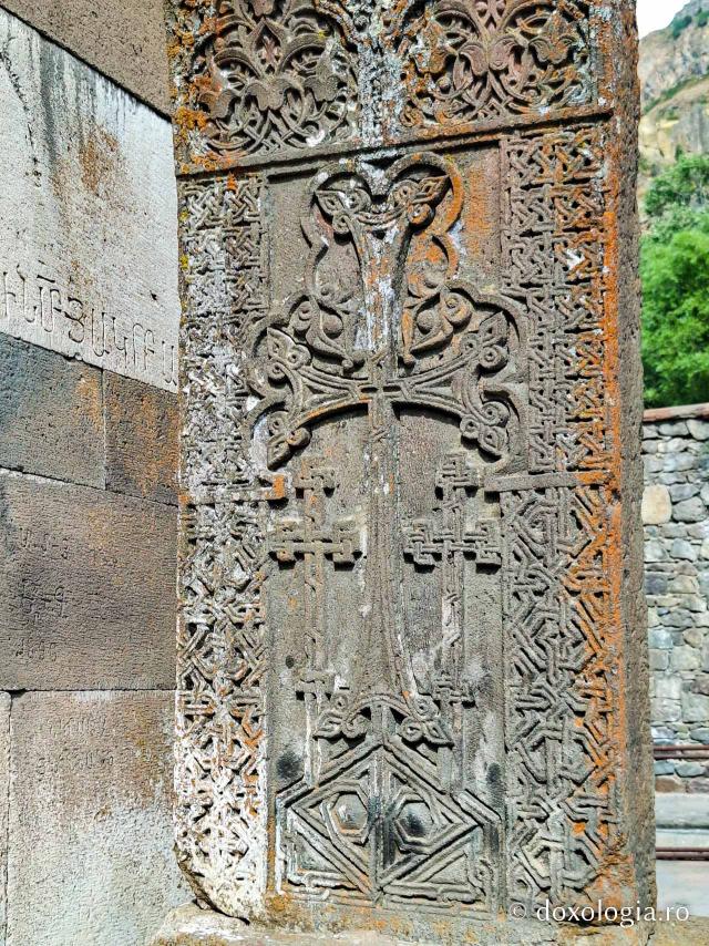Armenia, țara crucilor sculptate în piatră