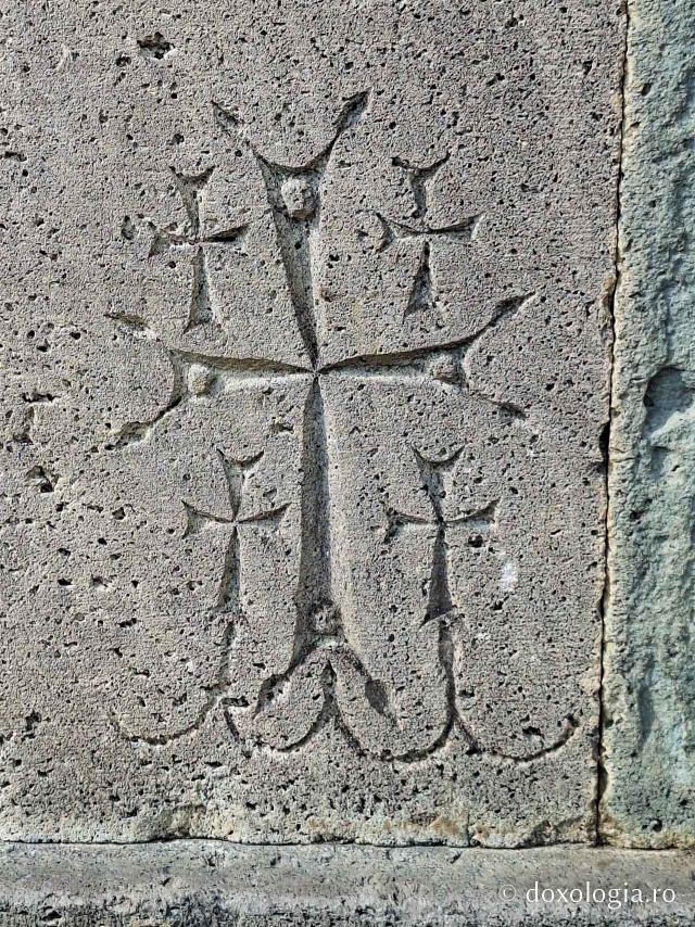Armenia, țara crucilor sculptate în piatră