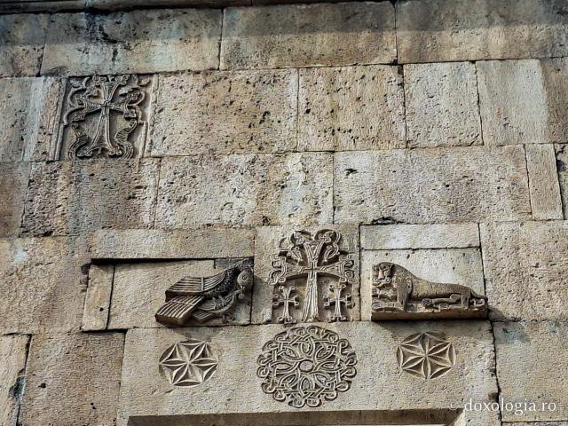 Armenia, țara crucilor sculptate în piatră