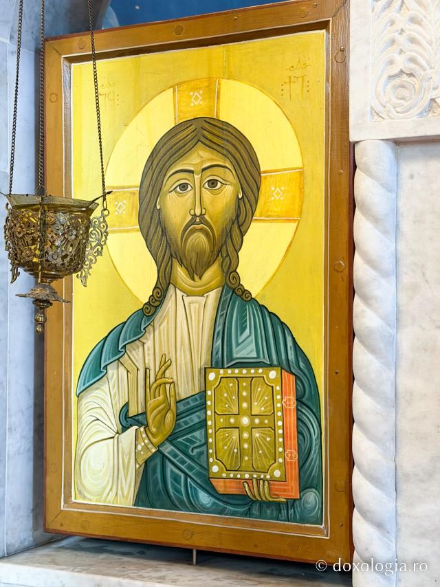 Frumusețea icoanelor din paraclisul închinat Sfântului Proroc Ilie de la Catedrala Sameba din Tbilisi