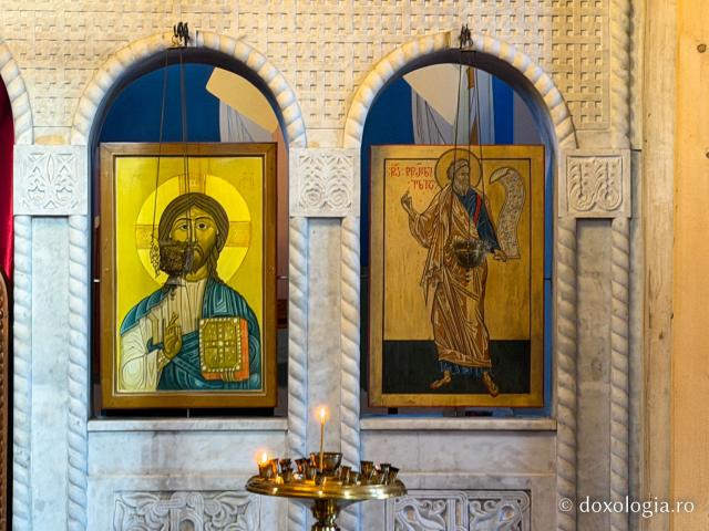 Frumusețea icoanelor din paraclisul închinat Sfântului Proroc Ilie de la Catedrala Sameba din Tbilisi