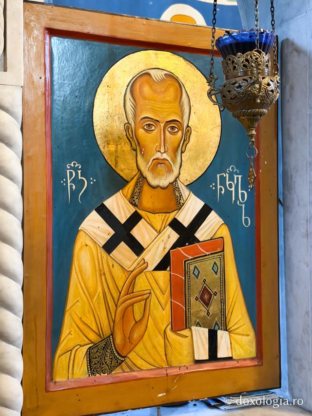 Frumusețea icoanelor din paraclisul închinat Sfântului Proroc Ilie de la Catedrala Sameba din Tbilisi