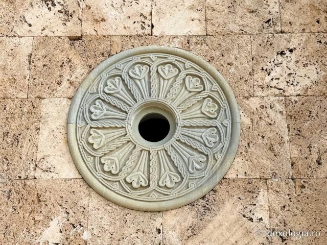 Popas de rugăciune la Mănăstirea Bodbe, locul unde se odihnesc moaștele Sfintei Nina, cea întocmai cu Apostolii