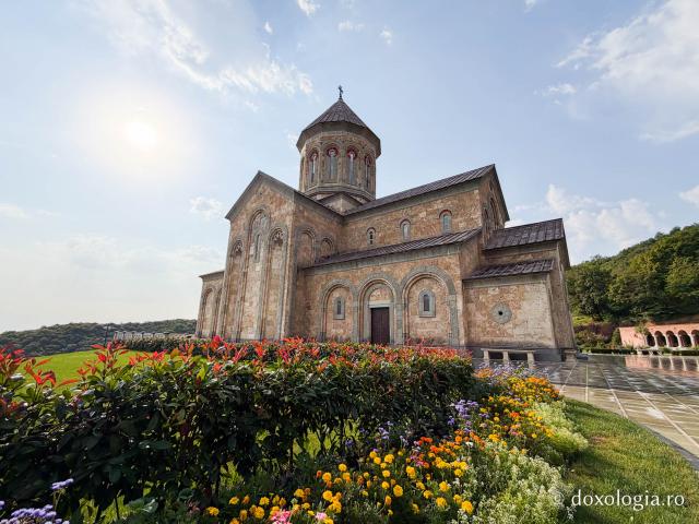 Popas de rugăciune la Mănăstirea Bodbe, locul unde se odihnesc moaștele Sfintei Nina, cea întocmai cu Apostolii