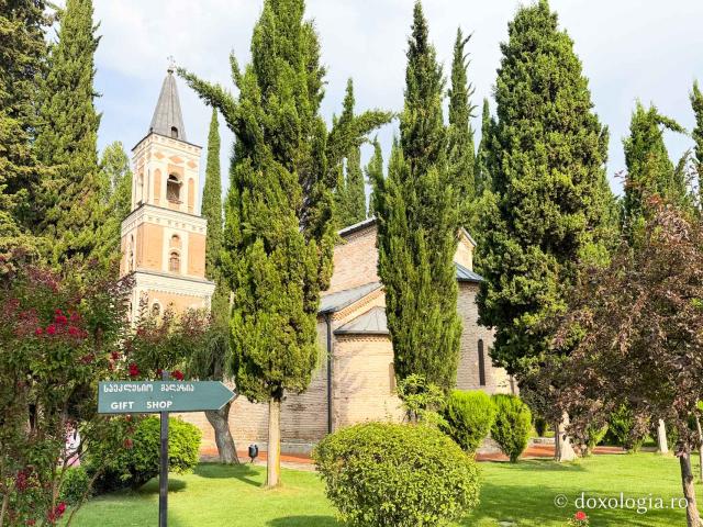 Popas de rugăciune la Mănăstirea Bodbe, locul unde se odihnesc moaștele Sfintei Nina, cea întocmai cu Apostolii