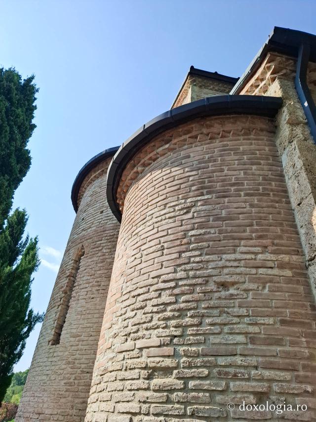 Popas de rugăciune la Mănăstirea Bodbe, locul unde se odihnesc moaștele Sfintei Nina, cea întocmai cu Apostolii