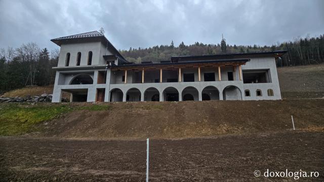 Mănăstirea Valea Bistrei – loc de rugăciune în Munții Apuseni, sub ocrotirea Sfinților Ierarhi Ilie Iorest și Sava Brancovici