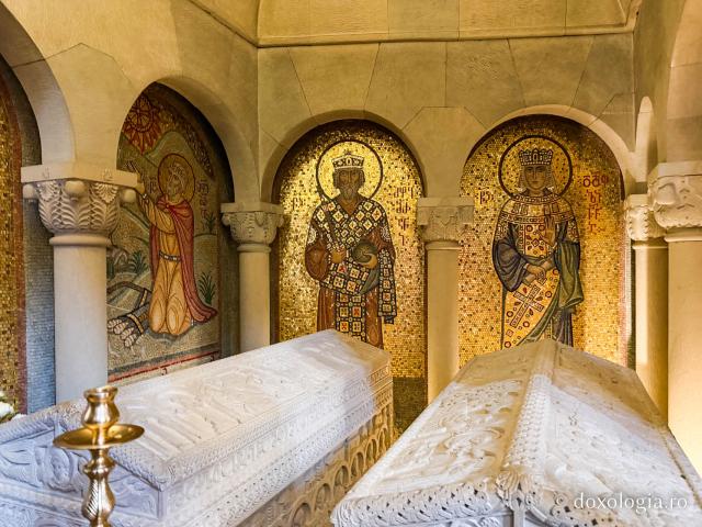 Închinare la mormintele Sfinților Împărați ai Georgiei, Mirian și Nana
