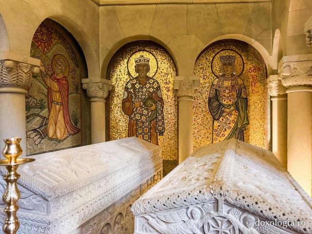 Închinare la mormintele Sfinților Împărați ai Georgiei, Mirian și Nana