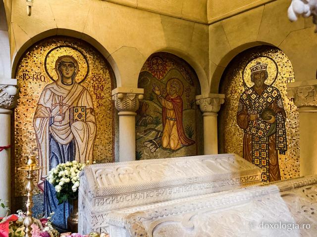 Închinare la mormintele Sfinților Împărați ai Georgiei, Mirian și Nana