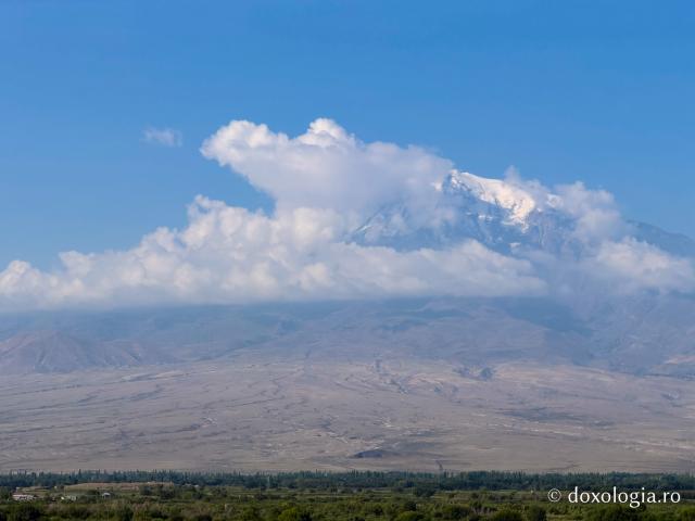 Ararat – muntele pe care potrivit mărturiei biblice s-a odihnit Arca lui Noe