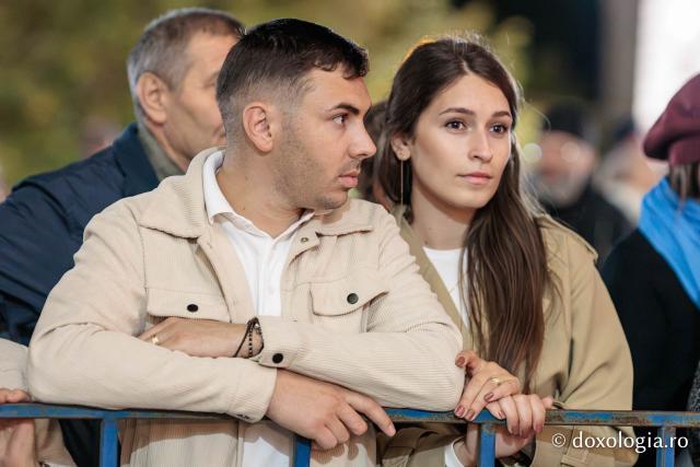 Noapte de Înviere în Iași: Pelerinaj pe Calea Sfinților Parascheva și Paisie de la Sihăstria