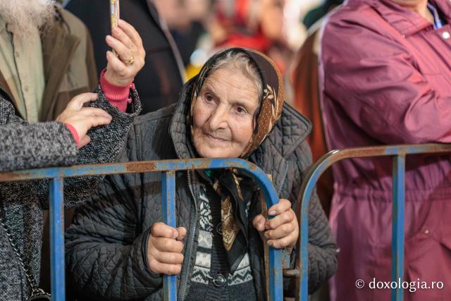 Noapte de Înviere în Iași: Pelerinaj pe Calea Sfinților Parascheva și Paisie de la Sihăstria