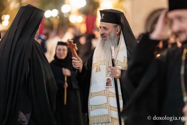 Noapte de Înviere în Iași: Pelerinaj pe Calea Sfinților Parascheva și Paisie de la Sihăstria