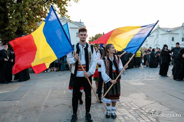 Noapte de Înviere în Iași: Pelerinaj pe Calea Sfinților Parascheva și Paisie de la Sihăstria