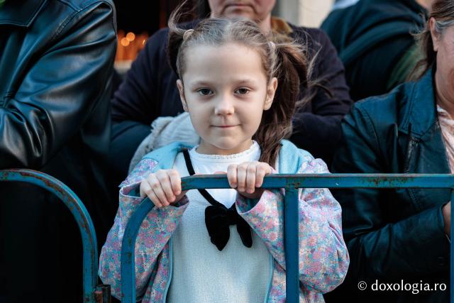 Noapte de Înviere în Iași: Pelerinaj pe Calea Sfinților Parascheva și Paisie de la Sihăstria