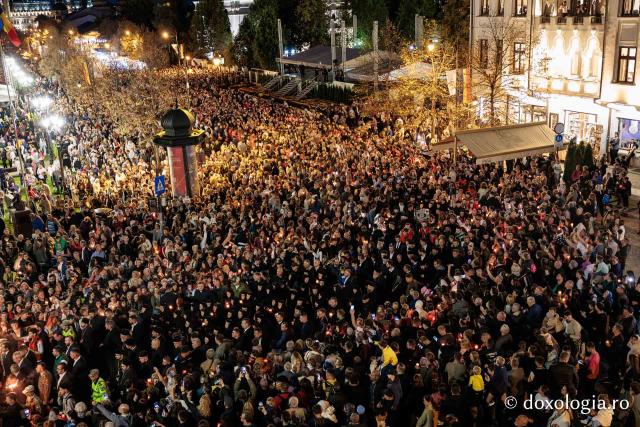 Noapte de Înviere în Iași: Pelerinaj pe Calea Sfinților Parascheva și Paisie de la Sihăstria