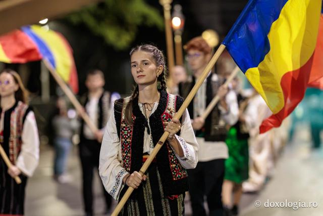 Noapte de Înviere în Iași: Pelerinaj pe Calea Sfinților Parascheva și Paisie de la Sihăstria