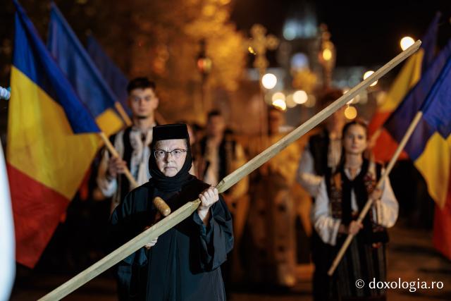 Noapte de Înviere în Iași: Pelerinaj pe Calea Sfinților Parascheva și Paisie de la Sihăstria