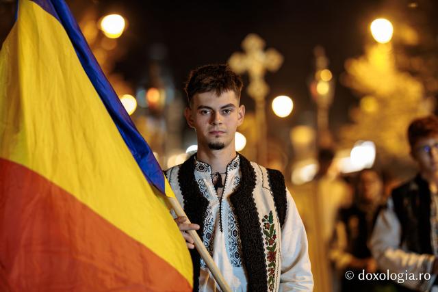 Noapte de Înviere în Iași: Pelerinaj pe Calea Sfinților Parascheva și Paisie de la Sihăstria