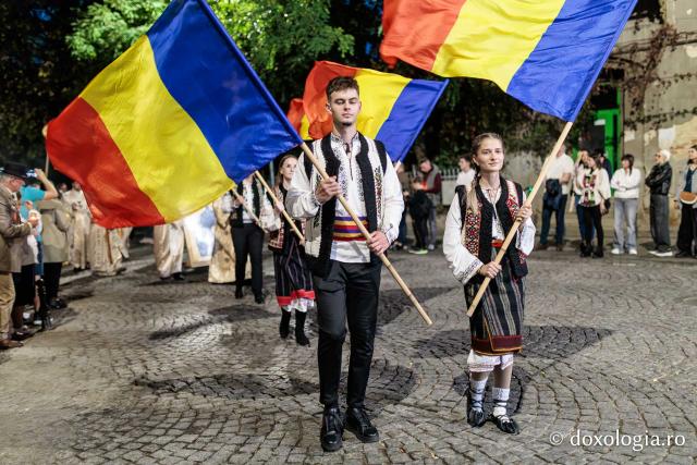 Noapte de Înviere în Iași: Pelerinaj pe Calea Sfinților Parascheva și Paisie de la Sihăstria
