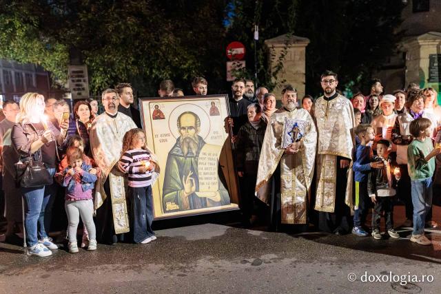 Noapte de Înviere în Iași: Pelerinaj pe Calea Sfinților Parascheva și Paisie de la Sihăstria