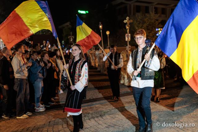 Noapte de Înviere în Iași: Pelerinaj pe Calea Sfinților Parascheva și Paisie de la Sihăstria