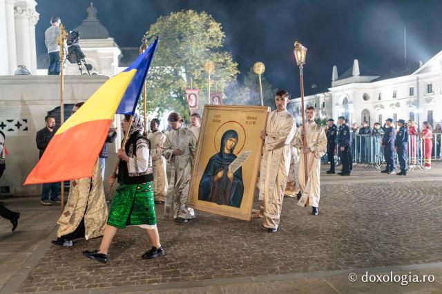 Noapte de Înviere în Iași: Pelerinaj pe Calea Sfinților Parascheva și Paisie de la Sihăstria