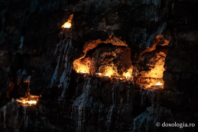 Popas de rugăciune și de lumină în drumul pelerinilor spre Sfânta Parascheva