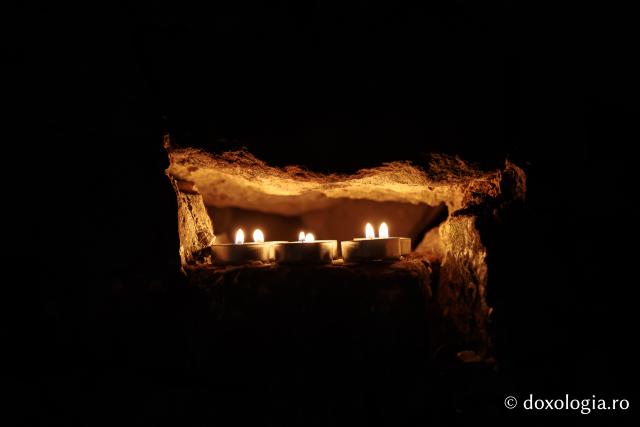 Popas de rugăciune și de lumină în drumul pelerinilor spre Sfânta Parascheva