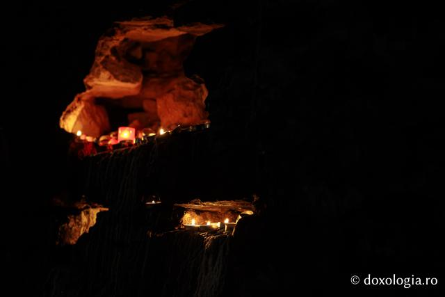 Popas de rugăciune și de lumină în drumul pelerinilor spre Sfânta Parascheva