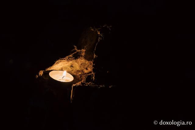 Popas de rugăciune și de lumină în drumul pelerinilor spre Sfânta Parascheva