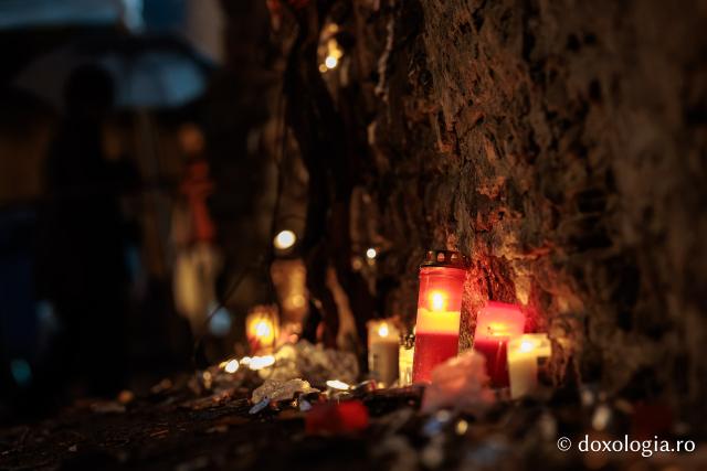 Popas de rugăciune și de lumină în drumul pelerinilor spre Sfânta Parascheva