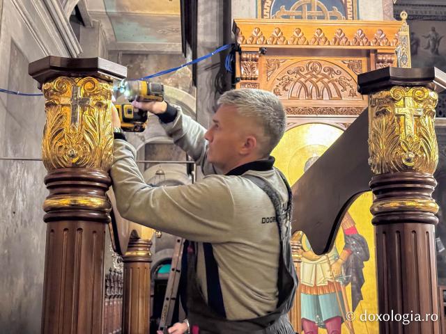 Baldachinul Sfintei Parascheva, reînnoit și reașezat în Catedrala Mitropolitană din Iași