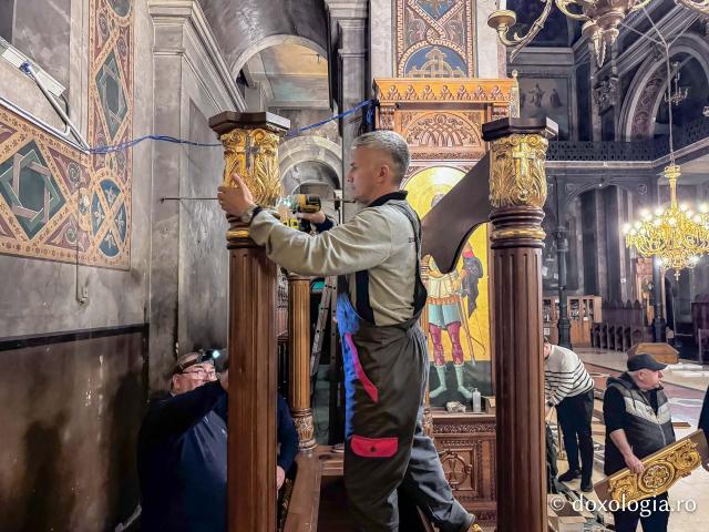 Baldachinul Sfintei Parascheva, reînnoit și reașezat în Catedrala Mitropolitană din Iași
