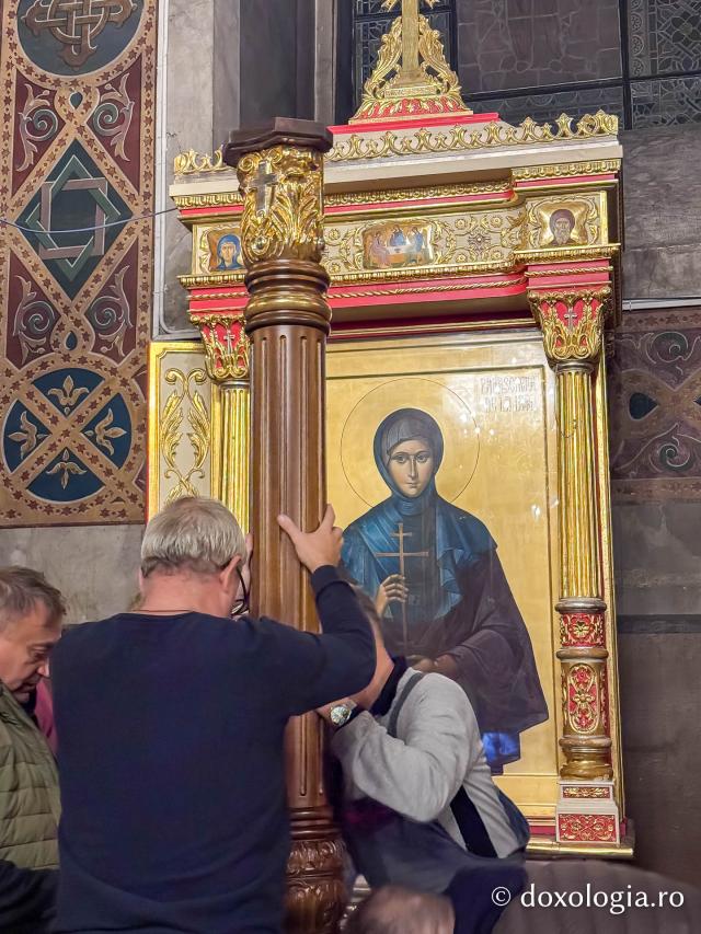 Baldachinul Sfintei Parascheva, reînnoit și reașezat în Catedrala Mitropolitană din Iași