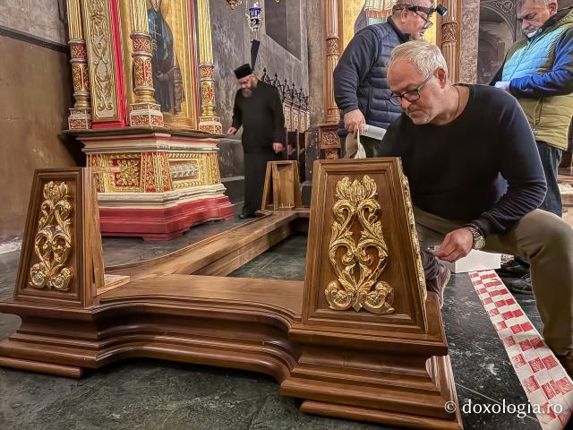 Baldachinul Sfintei Parascheva, reînnoit și reașezat în Catedrala Mitropolitană din Iași