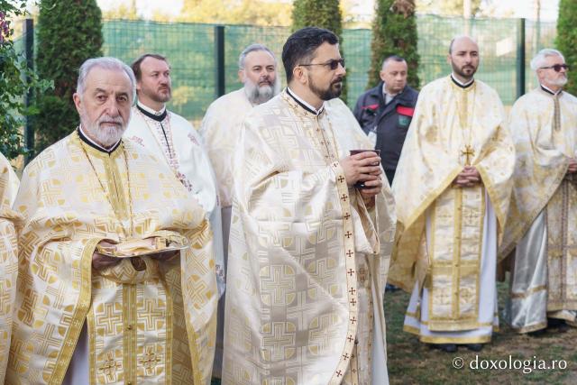 Sfințirea Bisericii „Sfinții Împărați Constantin și Elena” Galata din Iași