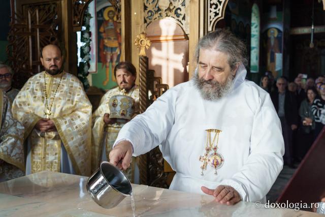 Sfințirea Bisericii „Sfinții Împărați Constantin și Elena” Galata din Iași