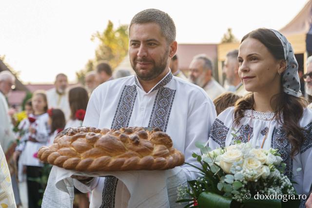 Sfințirea Bisericii „Sfinții Împărați Constantin și Elena” Galata din Iași