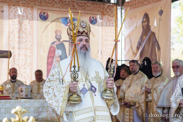 Sfințirea Bisericii „Sfinții Împărați Constantin și Elena” Galata din Iași