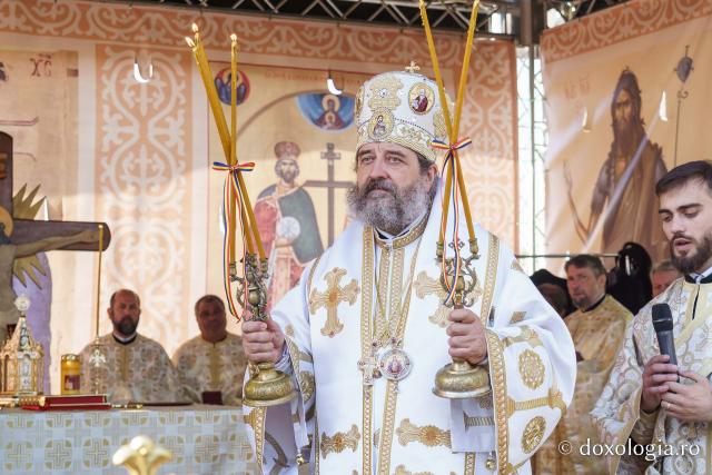 Sfințirea Bisericii „Sfinții Împărați Constantin și Elena” Galata din Iași