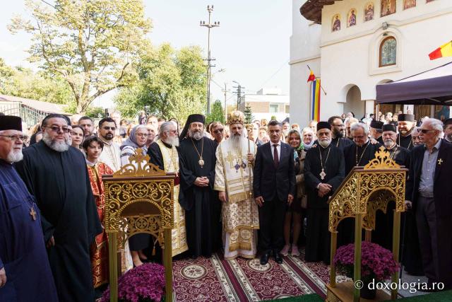 Sfințirea Bisericii „Sfinții Împărați Constantin și Elena” Galata din Iași