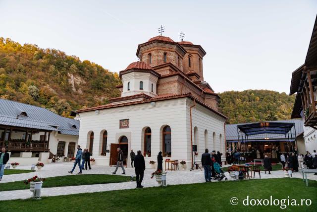 Priveghere la Mănăstirea Tismana în cinstea Sfintei Antonina
