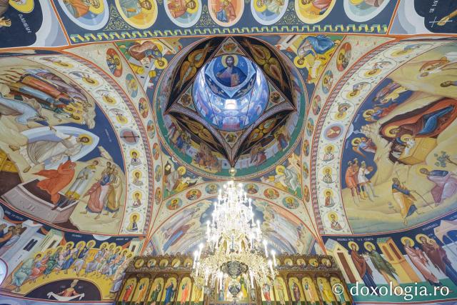Biserica „Sfinții Împărați Constantin și Elena” – Galata din Iași în așteptarea veșmântului de sfințire
